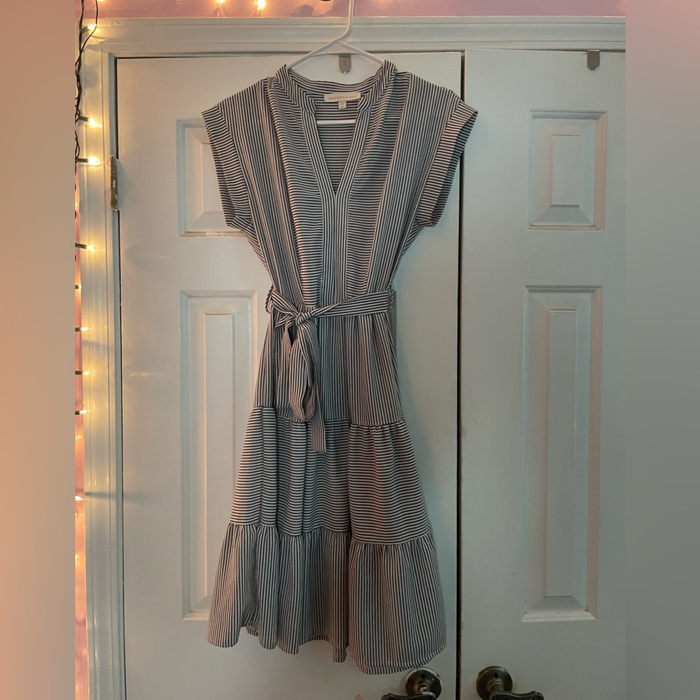 Short sleeved dress